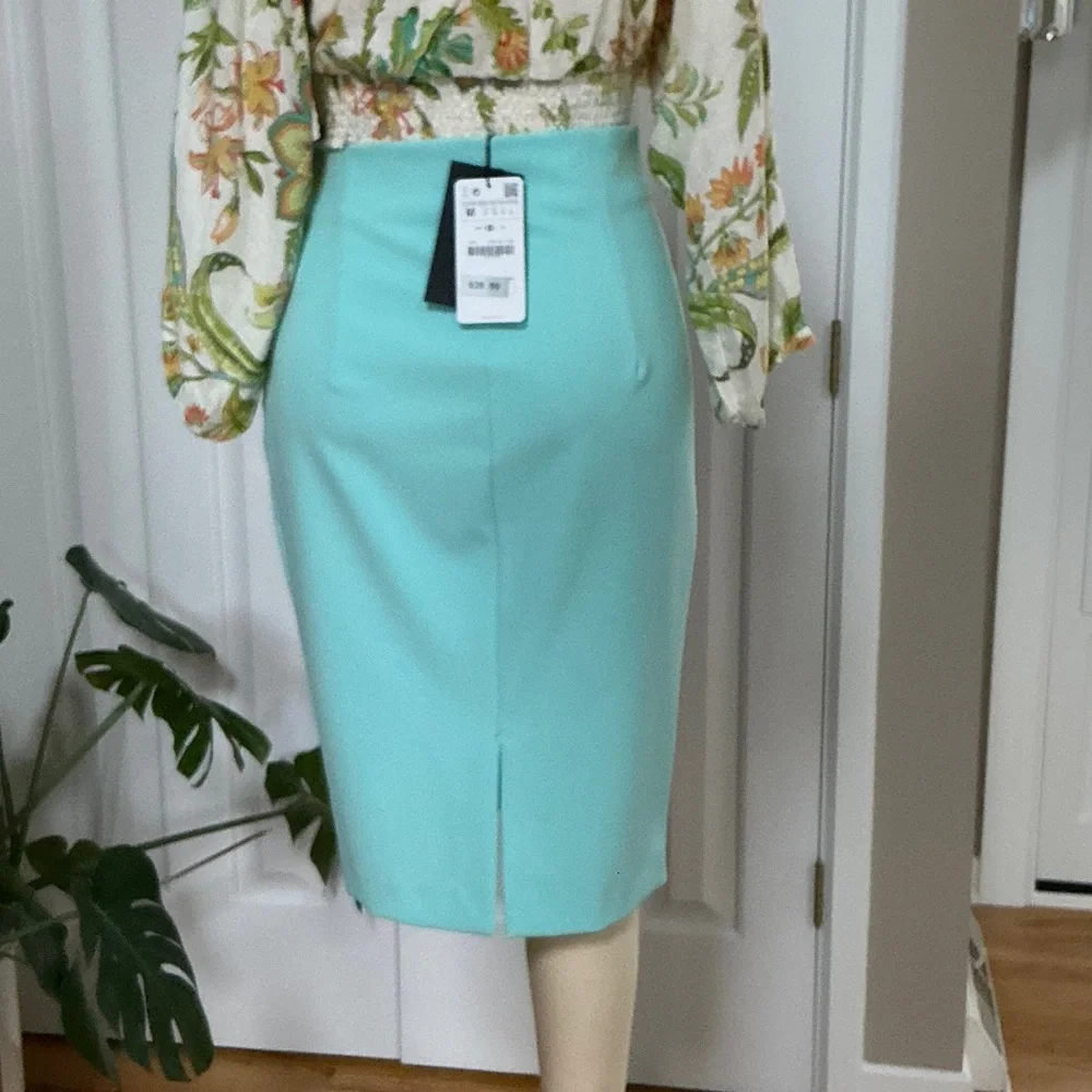 Zara Light Blue / Green Pencil Skirt size Medium NWT - Picture 2 of 6